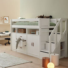 Load image into Gallery viewer, LIFETIME Kidsrooms Bed ALT-I-ÉN mellemhøj seng med trappe 152 cm
