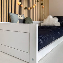 Indlæs billede til gallerivisning LIFETIME Kidsrooms Bed Hvid / Premium (23) Montessori seng 90x200 cm
