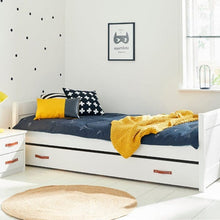 Load image into Gallery viewer, LIFETIME Kidsrooms Cool Kids bed Cool Kids enkeltseng 66 cm
